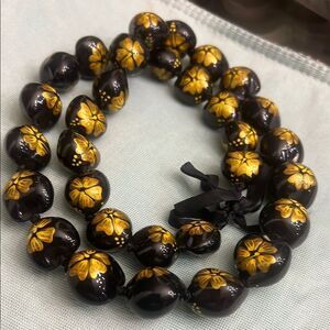Elegant Black and Yellow Beaded Necklace